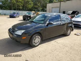 ✅ 2007 Ford Focus S • VIN: 1FAFP31N37W174580 • Lot: 83858615. Wystawiony na Copart z przebiegiem 101 768 mil. Bezpłatny archiwum sprzedaży aukcyjnych z USA i szczegółowy raport historii pojazdu na DreamBid. Zdjęcie 1.