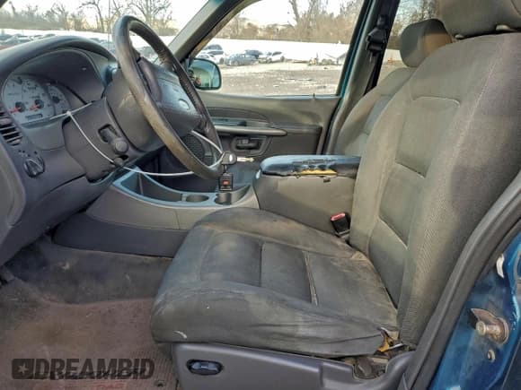 ✅ 2001 Ford Explorer Sport Trac • VIN: 1FMZU77E01UB32428 • Lot: 93045645. Listed on Copart with 247,164 mi. Free auction sales archive from the USA and detailed vehicle history report at DreamBid. Image 7.