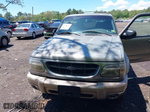 ✅ 1999 Ford Explorer XLT • VIN: 1FMDU34E2XUA07544 • Lot: 42211210. Wystawiony na IAAI z przebiegiem 156 786 mil. Bezpłatny archiwum sprzedaży aukcyjnych z USA i szczegółowy raport historii pojazdu na DreamBid. Zdjęcie 6.