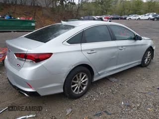 ✅ 2018 Hyundai Sonata SE • VIN: 5NPE24AF2JH711598 • Лот: 43300615. Опубликован ранее на IAAI с пробегом 140 901 миль. Бесплатный доступ к архиву аукционных продаж из США и подробный отчёт об истории автомобиля на DreamBid. Изображение 4.