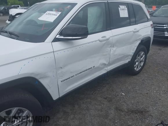 ✅ 2023 Jeep Grand Cherokee Limited • VIN: 1C4RJHBG3PC643173 • Lot: 42893164. Listed on IAAI with 20,323 mi. Free auction sales archive from the USA and detailed vehicle history report at DreamBid. Image 6.