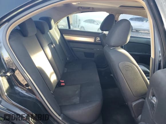 ✅ 2010 Mercury Milan • VIN: 3MEHM0HA6AR649578 • Lot: 92316845. Listed on Copart with 332,983 mi. Free auction sales archive from the USA and detailed vehicle history report at DreamBid. Image 10.