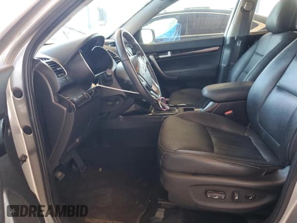 ✅ 2015 Kia Sorento EX • VIN: 5XYKU4A79FG651937 • Лот: 82569675. Опубликован ранее на Copart с пробегом 86 188 миль. Бесплатный доступ к архиву аукционных продаж из США и подробный отчёт об истории автомобиля на DreamBid. Изображение 7.