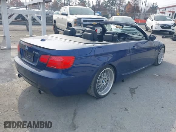 ✅ 2011 BMW 3 Series 335i • VIN: WBADX7C51BE242084 • Lot: 43760023. Wystawiony na IAAI z przebiegiem 132 555 mil. Bezpłatny archiwum sprzedaży aukcyjnych z USA i szczegółowy raport historii pojazdu na DreamBid. Zdjęcie 4.