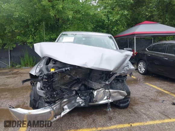 2024 Ram 1500 SLT z VIN 1C6RR6GG7RS122639, wystawiony jako IAAI lot #42777473 z przebiegiem 46 397 mil mil oraz . Historia ofert i sprzedaży dostępna na DreamBid. Obrazek 12.