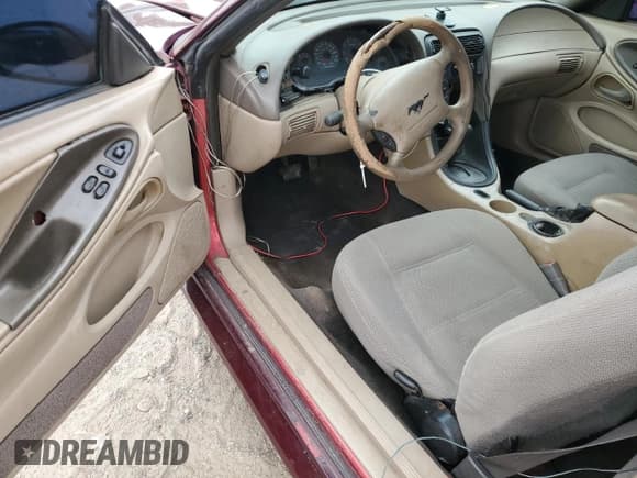 ✅ 2001 Ford Mustang Standard • VIN: 1FAFP40491F119850 • Lot: 85857755. Wystawiony na Copart z przebiegiem 254 421 mil. Bezpłatny archiwum sprzedaży aukcyjnych z USA i szczegółowy raport historii pojazdu na DreamBid. Zdjęcie 8.