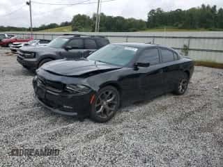 2015 Dodge Charger SXT z VIN 2C3CDXHG1FH901785, wystawiony jako Copart lot #84014815 z przebiegiem 137 516 mil mil oraz Szkoda całkowita • Salvage title. Historia ofert i sprzedaży dostępna na DreamBid. Obrazek 1.
