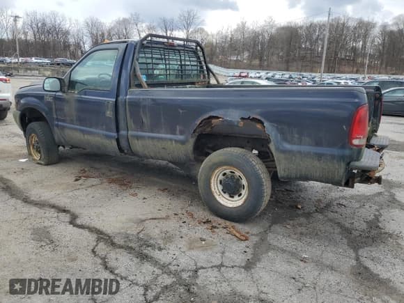 ✅ 2002 Ford F-250 XL • VIN: 1FTNF21L42EA83091 • Lot: 50807085. Wystawiony na Copart z przebiegiem 186 222 mil. Bezpłatny archiwum sprzedaży aukcyjnych z USA i szczegółowy raport historii pojazdu na DreamBid. Zdjęcie 2.