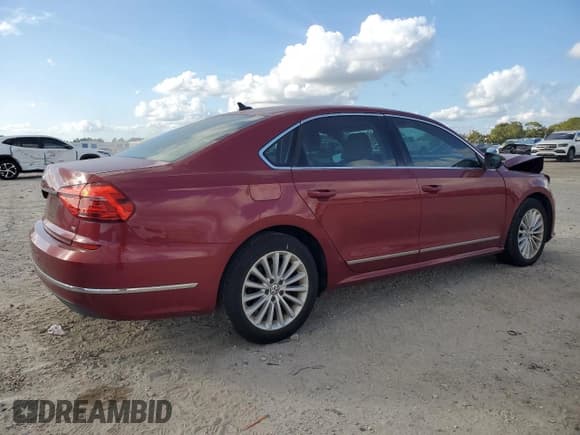 ✅ 2016 Volkswagen Passat SE • VIN: 1VWBS7A35GC061662 • Lot: 93390025. Wystawiony na Copart z przebiegiem 123 262 mil. Bezpłatny archiwum sprzedaży aukcyjnych z USA i szczegółowy raport historii pojazdu na DreamBid. Zdjęcie 3.