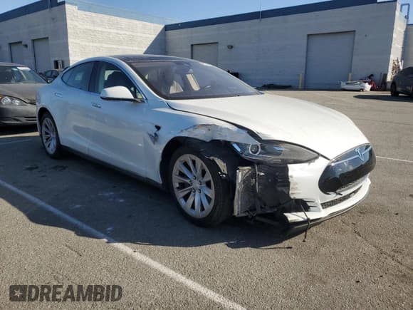 ✅ 2016 Tesla Model S 70 • VIN: 5YJSA1E11GF136291 • Лот: 91719725. Опубликован ранее на Copart с пробегом 98 703 миль. Бесплатный доступ к архиву аукционных продаж из США и подробный отчёт об истории автомобиля на DreamBid. Изображение 4.