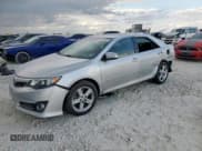 ✅ 2014 Toyota Camry SE • VIN: 4T1BF1FK8EU363101 • Lot: 93967945. Wystawiony na Copart z przebiegiem 167 915 mil. Bezpłatny archiwum sprzedaży aukcyjnych z USA i szczegółowy raport historii pojazdu na DreamBid. Zdjęcie 1.