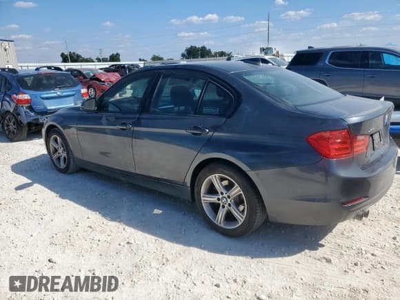 ✅ 2015 BMW 3 Series 328i xDrive • VIN: WBA3B5G58FNS17357 • Лот: 84263415. Опубликован ранее на Copart с пробегом 78 300 миль. Бесплатный доступ к архиву аукционных продаж из США и подробный отчёт об истории автомобиля на DreamBid. Изображение 2.