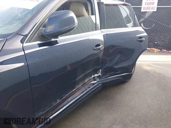 ✅ 2010 Audi Q5 Premium • VIN: WA1CKAFP6AA023676 • Lot: 43759170. Listed on IAAI with 200,364 mi. Free auction sales archive from the USA and detailed vehicle history report at DreamBid. Image 6.