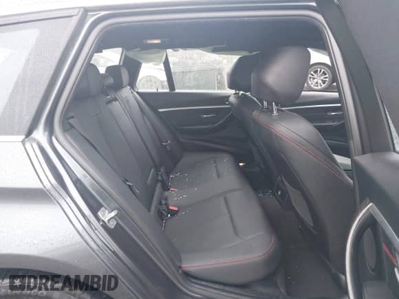 2018 BMW 3 Series 328d xDrive с VIN WBA8J1C53JA019101, выставлен на аукционе IAAI как лот 43438030 с пробегом 192 990 миль миль и . История ставок и продаж доступна на DreamBid. Изображение 8.