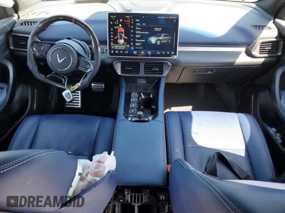 ✅ 2023 VinFast VF 8 Plus • VIN: RLLV1AFA6PH003270 • Lot: 73207074. Listed on Copart with 32,418 mi. Free auction sales archive from the USA and detailed vehicle history report at DreamBid. Image 8.