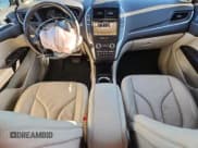 ✅ 2019 Lincoln MKC Reserve • VIN: 5LMCJ3D97KUL42621 • Lot: 87449555. Wystawiony na Copart z przebiegiem 88 704 mil. Bezpłatny archiwum sprzedaży aukcyjnych z USA i szczegółowy raport historii pojazdu na DreamBid. Zdjęcie 8.