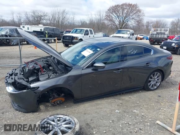 ✅ 2019 Mazda 3 Premium • VIN: 3MZBPAEM1KM104189 • Lot: 42012587. Listed on IAAI with 60,727 mi. Free auction sales archive from the USA and detailed vehicle history report at DreamBid. Image 15.
