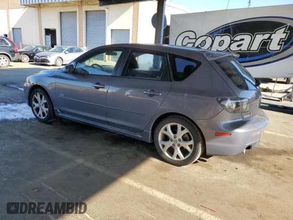 ✅ 2009 Mazda 3 S Sport • VIN: JM1BK344491210576 • Лот: 81026925. Опубликован ранее на Copart с пробегом 140 255 миль. Бесплатный доступ к архиву аукционных продаж из США и подробный отчёт об истории автомобиля на DreamBid. Изображение 2.