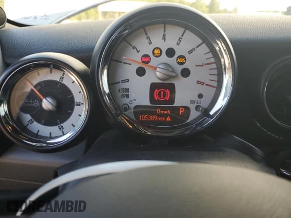 ✅ 2011 MINI Convertible S • VIN: WMWZP3C50BTX82858 • Лот: 86226185. Опубликован ранее на Copart с пробегом 105 389 миль. Бесплатный доступ к архиву аукционных продаж из США и подробный отчёт об истории автомобиля на DreamBid. Изображение 9.