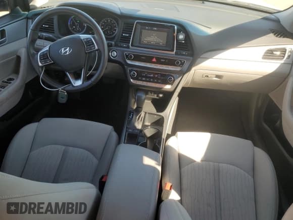 ✅ 2019 Hyundai Sonata • VIN: KMHE14L29KA090085 • Лот: 74717774. Опубликован ранее на Copart с пробегом 45 073 миль. Бесплатный доступ к архиву аукционных продаж из США и подробный отчёт об истории автомобиля на DreamBid. Изображение 8.