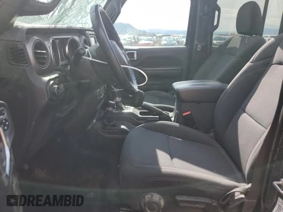 ✅ 2020 Jeep Wrangler Unlimited Freedom • VIN: 1C4HJXDN8LW279875 • Lot: 61825715. Listed on Copart with 104,776 mi. Free auction sales archive from the USA and detailed vehicle history report at DreamBid. Image 7.