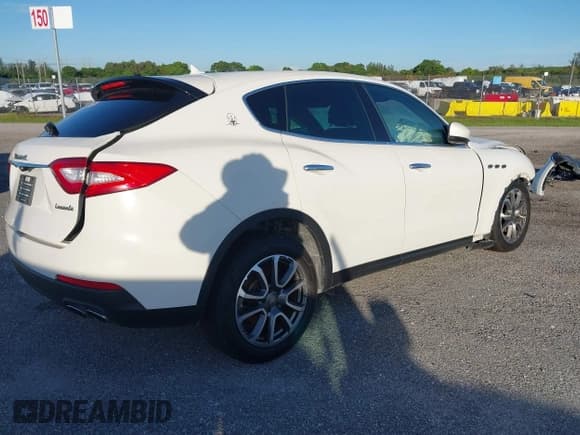 ✅ 2018 Maserati Levante • VIN: ZN661XUA8JX299277 • Lot: 38704715. Wystawiony na IAAI z przebiegiem 37 904 mil. Bezpłatny archiwum sprzedaży aukcyjnych z USA i szczegółowy raport historii pojazdu na DreamBid. Zdjęcie 4.