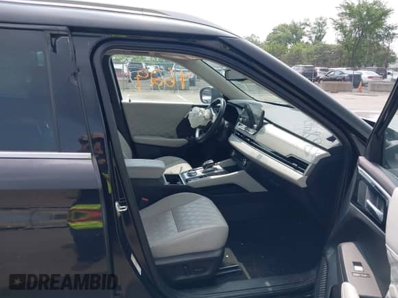 2023 Mitsubishi Outlander SEL with VIN JA4J3VA87PZ038533, listed as a IAAI auction lot 42884629 with 43,715 mi miles and . Bid and sale history available at DreamBid. Image 5.