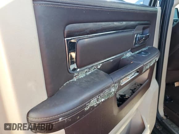 ✅ 2014 Ram 2500 Longhorn • VIN: 3C6UR5GL8EG233896 • Lot: 60556955. Wystawiony na Copart z przebiegiem 278 118 mil. Bezpłatny archiwum sprzedaży aukcyjnych z USA i szczegółowy raport historii pojazdu na DreamBid. Zdjęcie 12.