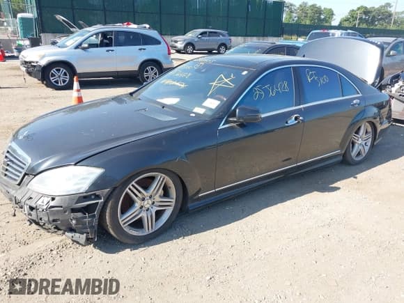 ✅ 2013 Mercedes-Benz S 550 • VIN: WDDNG9EB5DA536447 • Lot: 42589105. Wystawiony na IAAI z przebiegiem Nie podano. Bezpłatny archiwum sprzedaży aukcyjnych z USA i szczegółowy raport historii pojazdu na DreamBid. Zdjęcie 2.