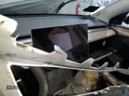 ✅ 2025 Tesla Model Y Long Range • VIN: 7SAYGDED7SF219661 • Лот: 81335665. Опубликован ранее на Copart с пробегом Не указан. Бесплатный доступ к архиву аукционных продаж из США и подробный отчёт об истории автомобиля на DreamBid. Изображение 9.