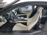 ✅ 2016 BMW i8 • VIN: WBY2Z2C55GV675128 • Лот: 44595154. Опубликован ранее на Copart с пробегом 80 710 миль. Бесплатный доступ к архиву аукционных продаж из США и подробный отчёт об истории автомобиля на DreamBid. Изображение 7.