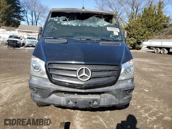 ✅ 2015 Mercedes-Benz Sprinter Passenger • VIN: WDZPE7CCXFP134044 • Лот: 81899854. Опубликован ранее на Copart с пробегом Не указан. Бесплатный доступ к архиву аукционных продаж из США и подробный отчёт об истории автомобиля на DreamBid. Изображение 5.