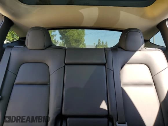 ✅ 2024 Tesla Model Y • VIN: 7SAYGDED5RF097313 • Lot: 91060415. Wystawiony na Copart z przebiegiem 26 346 mil. Bezpłatny archiwum sprzedaży aukcyjnych z USA i szczegółowy raport historii pojazdu na DreamBid. Zdjęcie 10.