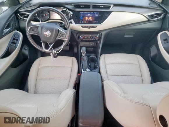 ✅ 2020 Buick Encore GX Essence • VIN: KL4MMFS25LB125831 • Lot: 70216825. Wystawiony na Copart z przebiegiem 55 231 mil. Bezpłatny archiwum sprzedaży aukcyjnych z USA i szczegółowy raport historii pojazdu na DreamBid. Zdjęcie 8.