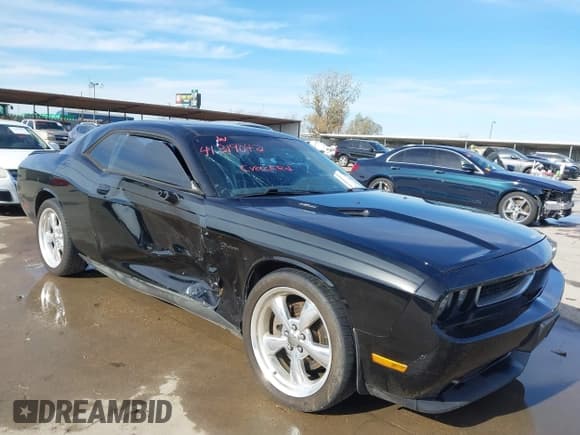 ✅ 2013 Dodge Challenger R/T • VIN: 2C3CDYBT2DH575360 • Lot: 41319042. Wystawiony na IAAI z przebiegiem 173 695 mil. Bezpłatny archiwum sprzedaży aukcyjnych z USA i szczegółowy raport historii pojazdu na DreamBid. Zdjęcie 6.