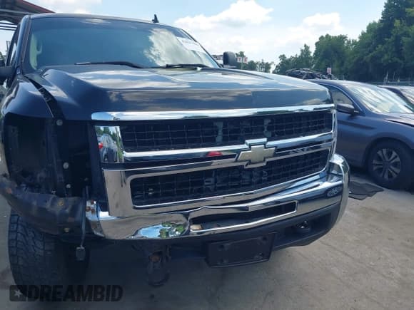 ✅ 2007 Chevrolet Silverado 2500HD 1LT • VIN: 1GCHK24K07E514058 • Lot: 42827038. Wystawiony na IAAI z przebiegiem 82 424 mil. Bezpłatny archiwum sprzedaży aukcyjnych z USA i szczegółowy raport historii pojazdu na DreamBid. Zdjęcie 18.