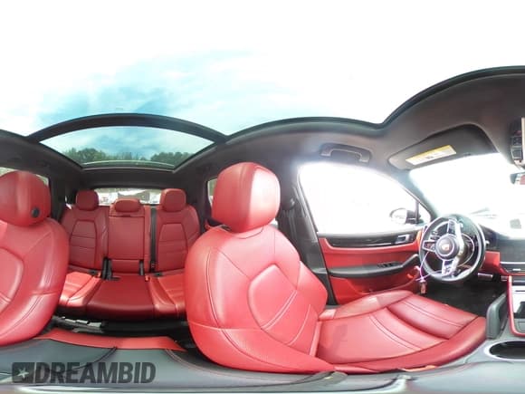 ✅ 2019 Porsche Cayenne S • VIN: WP1AB2AY2KDA62640 • Lot: 70384665. Wystawiony na Copart z przebiegiem 65 213 mil. Bezpłatny archiwum sprzedaży aukcyjnych z USA i szczegółowy raport historii pojazdu na DreamBid. Zdjęcie 15.