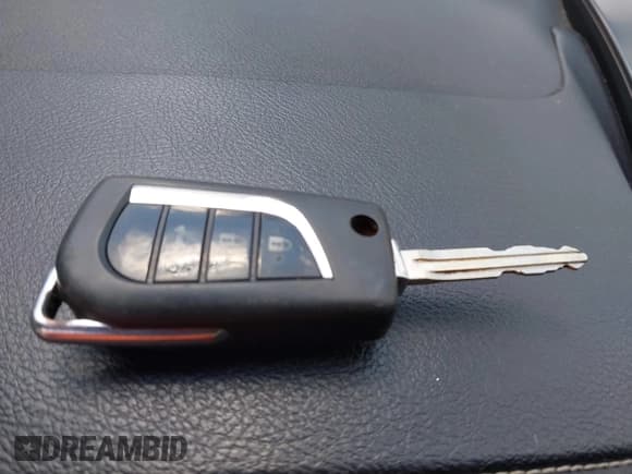 ✅ 2012 Toyota Camry SE • VIN: 4T1BF1FK9CU059269 • Lot: 43033647. Listed on IAAI with 351,969 mi. Free auction sales archive from the USA and detailed vehicle history report at DreamBid. Image 11.