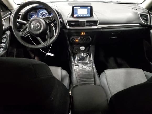 ✅ 2017 Mazda 3 Sport • VIN: 3MZBN1K70HM110286 • Lot: 91309585. Wystawiony na Copart z przebiegiem 147 578 mil. Bezpłatny archiwum sprzedaży aukcyjnych z USA i szczegółowy raport historii pojazdu na DreamBid. Zdjęcie 8.