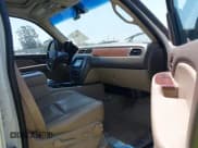 ✅ 2008 GMC Yukon SLT 4SB • VIN: 1GKFC13088R150632 • Lot: 42669308. Listed on IAAI with 187,162 mi. Free auction sales archive from the USA and detailed vehicle history report at DreamBid. Image 5.