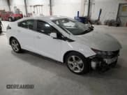 ✅ 2017 Chevrolet Volt LT • VIN: 1G1RA6S5XHU188894 • Lot: 82423064. Wystawiony na Copart z przebiegiem 112 754 mil. Bezpłatny archiwum sprzedaży aukcyjnych z USA i szczegółowy raport historii pojazdu na DreamBid. Zdjęcie 4.