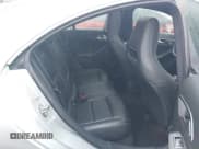 ✅ 2019 Mercedes-Benz CLA 250 • VIN: WDDSJ4EB6KN722477 • Lot: 41377046. Wystawiony na IAAI z przebiegiem 74 969 mil. Bezpłatny archiwum sprzedaży aukcyjnych z USA i szczegółowy raport historii pojazdu na DreamBid. Zdjęcie 8.