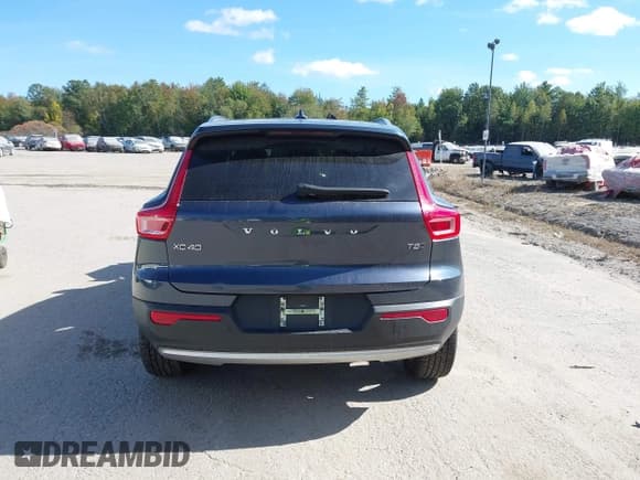 ✅ 2021 Volvo XC40 Momentum • VIN: YV4162UK4M2457735 • Lot: 43245767. Listed on IAAI with 58,295 mi. Free auction sales archive from the USA and detailed vehicle history report at DreamBid. Image 16.