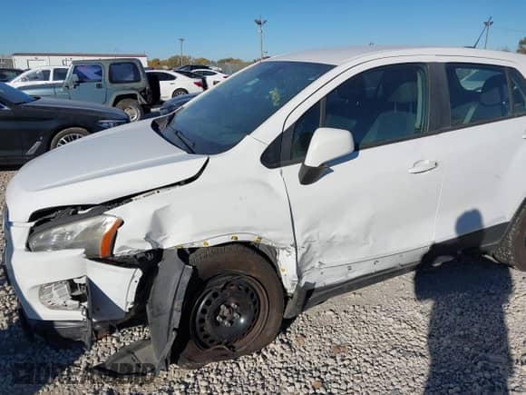 2015 Chevrolet Trax LS с VIN KL7CJKSB1FB112904, выставлен на аукционе IAAI как лот 43602955 с пробегом 169 132 миль миль и . История ставок и продаж доступна на DreamBid. Изображение 6.