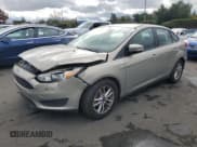 ✅ 2015 Ford Focus SE • VIN: 1FADP3F25FL275643 • Lot: 93645995. Wystawiony na Copart z przebiegiem 138 269 mil. Bezpłatny archiwum sprzedaży aukcyjnych z USA i szczegółowy raport historii pojazdu na DreamBid. Zdjęcie 1.