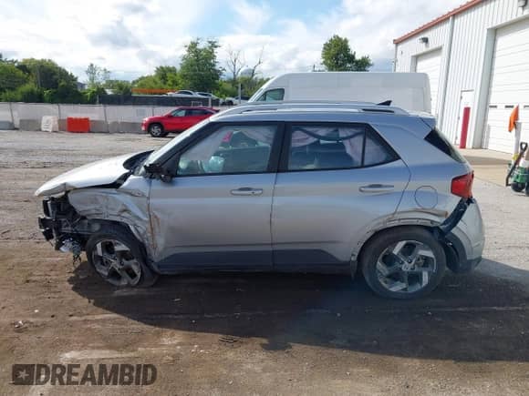 2021 Hyundai Venue SEL z VIN KMHRC8A32MU105588, wystawiony jako IAAI lot #43310425 z przebiegiem 41 030 mil mil oraz . Historia ofert i sprzedaży dostępna na DreamBid. Obrazek 13.