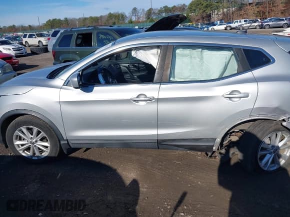 ✅ 2019 Nissan Rogue S • VIN: JN1BJ1CR8KW325696 • Lot: 43808674. Wystawiony na IAAI z przebiegiem 41 298 mil. Bezpłatny archiwum sprzedaży aukcyjnych z USA i szczegółowy raport historii pojazdu na DreamBid. Zdjęcie 14.