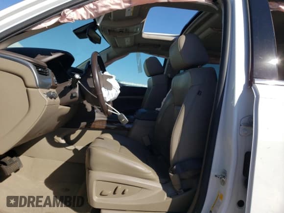 ✅ 2020 Chevrolet Suburban LT • VIN: 1GNSKHKC7LR217481 • Lot: 73417584. Wystawiony na Copart z przebiegiem 86 209 mil. Bezpłatny archiwum sprzedaży aukcyjnych z USA i szczegółowy raport historii pojazdu na DreamBid. Zdjęcie 7.