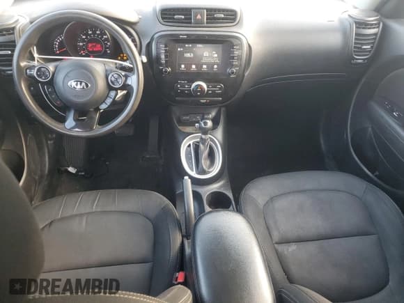 ✅ 2019 Kia Soul + • VIN: KNDJP3A53K7910473 • Lot: 90272355. Wystawiony na Copart z przebiegiem 160 257 mil. Bezpłatny archiwum sprzedaży aukcyjnych z USA i szczegółowy raport historii pojazdu na DreamBid. Zdjęcie 8.