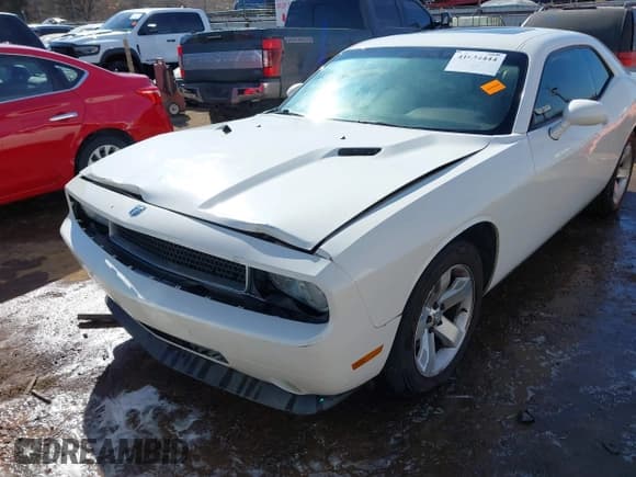 ✅ 2009 Dodge Challenger SE • VIN: 2B3LJ44V19H522220 • Lot: 41634444. Wystawiony na IAAI z przebiegiem 192 354 mil. Bezpłatny archiwum sprzedaży aukcyjnych z USA i szczegółowy raport historii pojazdu na DreamBid. Zdjęcie 6.
